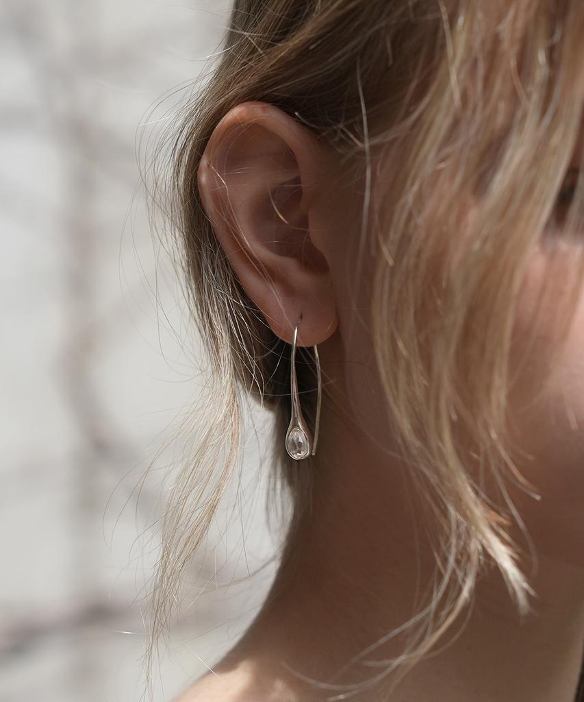 Reindeer Murmur Earring 06
