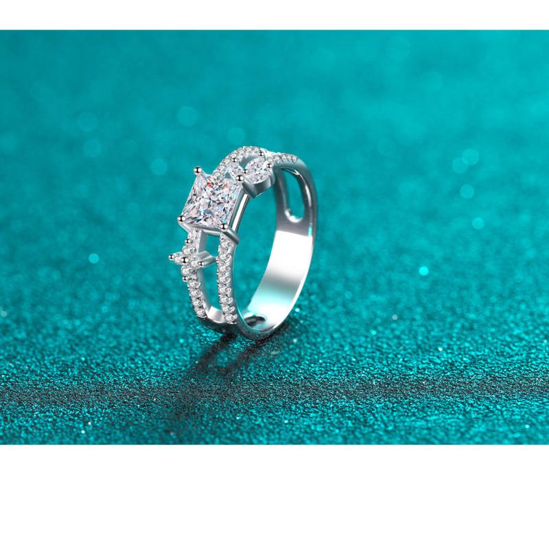 Bague Ringen Четыре когтя D Цвет 1 карат Принцесса огранка Муассанит Кольцо S925 Серебряная пластина Pt950 Платиновые украшения для женщин Свадебные украшения