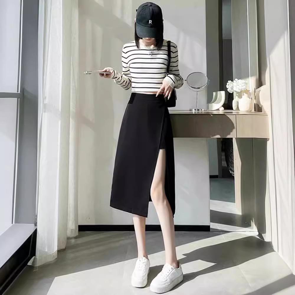 Летняя французская миди-юбка асимметричного кроя 2024: Облегающее бедра А-силуэтное платье с деталью в виде разреза