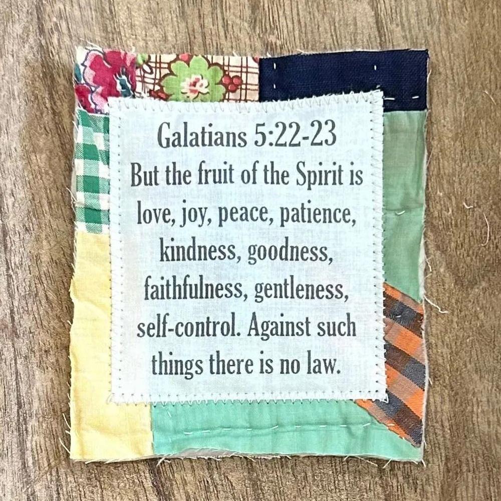 С Символикой Креста Внутри Стихи Лоскутные одеяла Индивидуально Красочный Карман Карман Молитвенное лоскутное одеяло