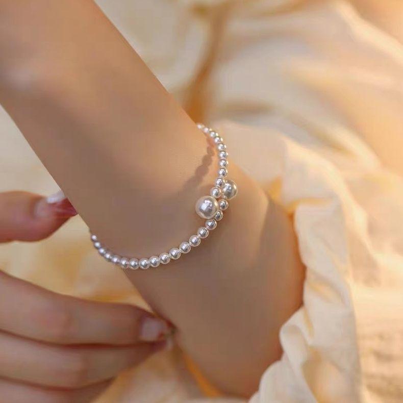 Elegant French Pearl Bracelet: Chic Retro Design for Women