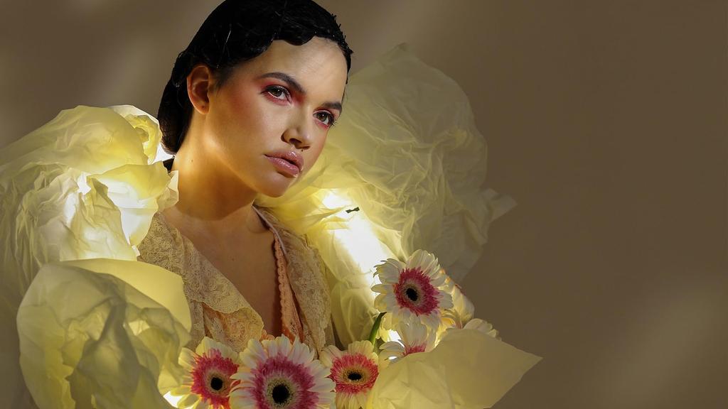 Canon Single Focus Wide Angle Lens RF35mm Macro IS STM EOSR Compatible RF3518MISSTM F1.8