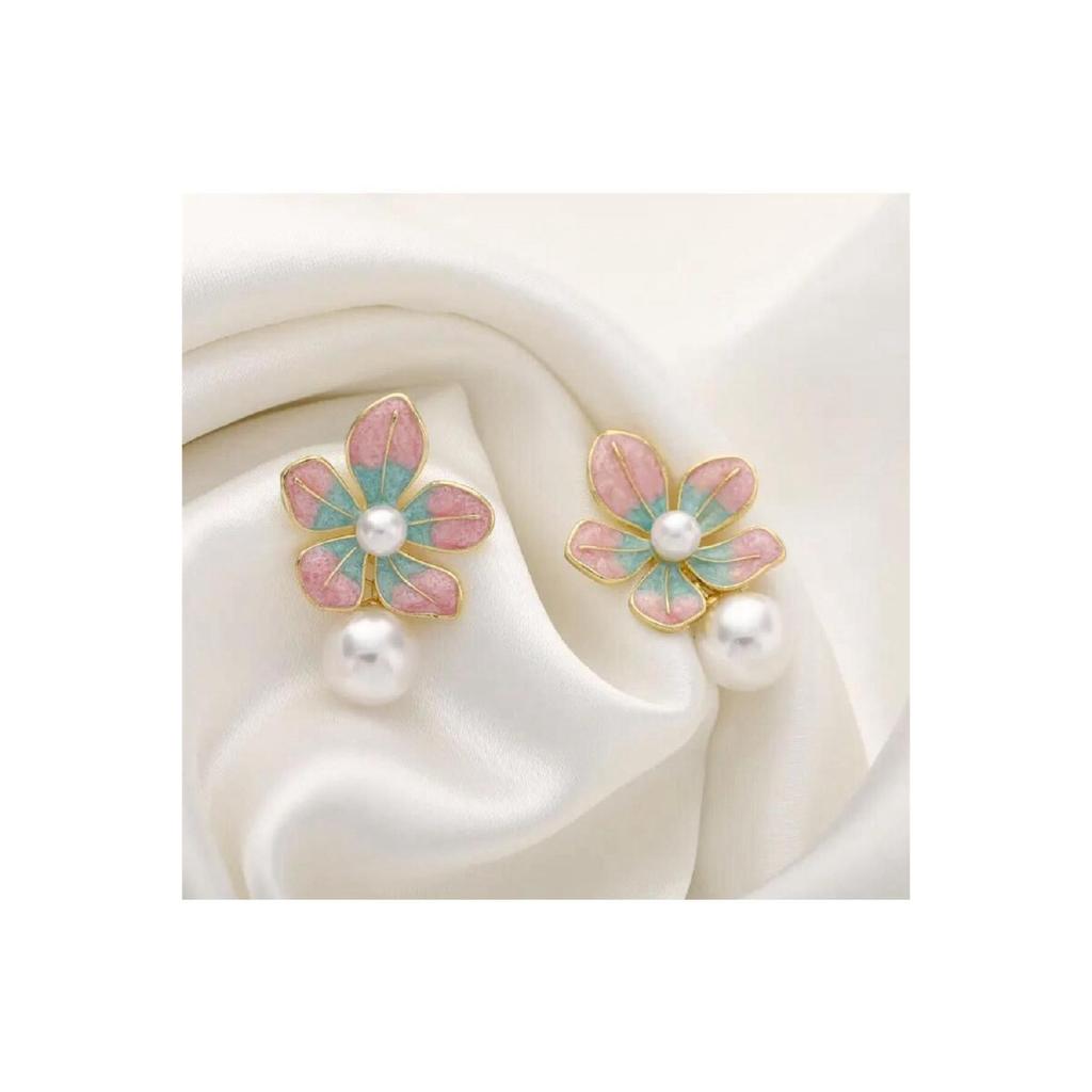 Пастельные серьги с жемчугом и цветами