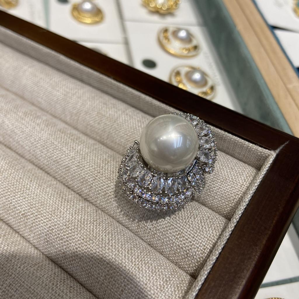 Кольцо с крупной жемчужиной на краю фартука, женское, крупнозернистое, высококлассное, с индивидуальностью и темпераментом, инкрустированное австрийским перламутром и бриллиантами
