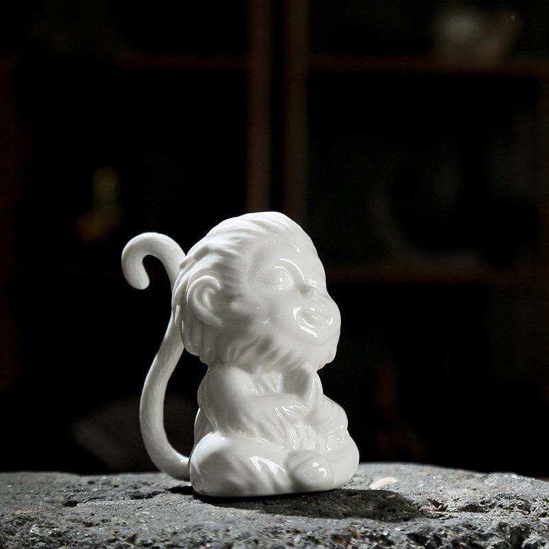 Король обезьян Статуя Короля обезьян Керамический чай Домашнее животное Коллекция декоративного искусства Подарок Интерьер автомобиля Сувенир