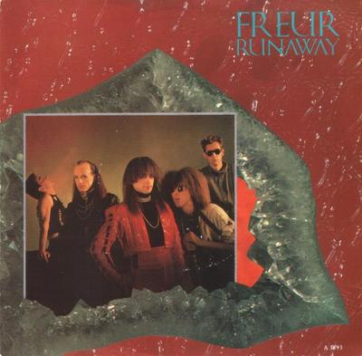 7-дюймовая пластинка FREUR - Runaway A3693 CBS 1983 UK Танцевальная и электронная музыка Б/у
