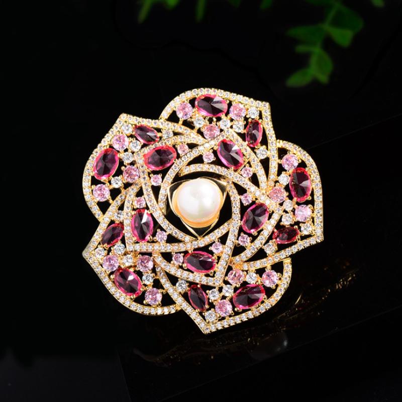 Rhinestones Camellia Brooch with Pearl for Women Elegant Flower Pin for Coat Blouse Sweater Daily Fashion Accessory