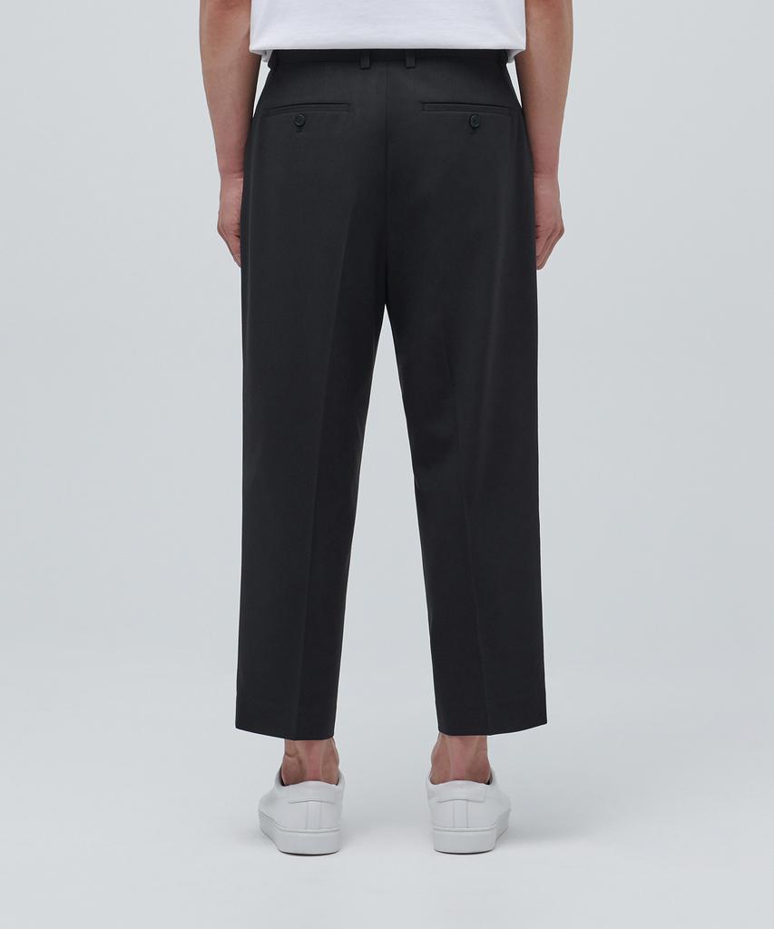 MUSINSA STANDARD Lightweight Loose Tapered Hidden Banding Crop Slacks [Dark Gray]