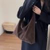 Женская замшевая сумка через плечо, простая сумка-тоут, ретро-сумка на одно плечо, большая вместимость, стильная дорожная сумка для поездок на работу и отдыха на природе