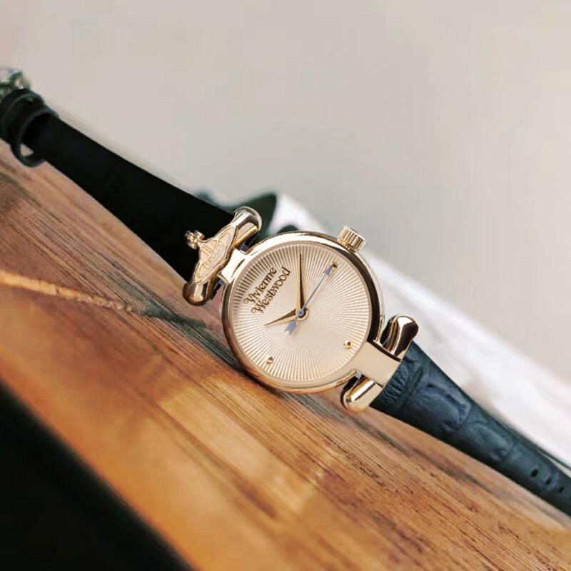 Женские кварцевые часы Vivienne Westwood