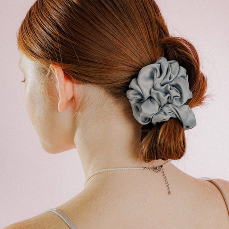 Mellotory Shirring Satin Scrunchie (sky Blue)