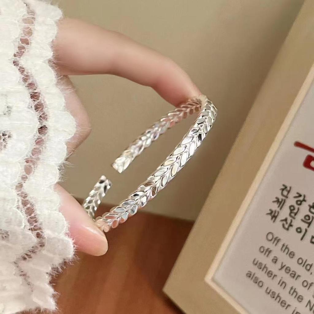 Открытый браслет-манжета "Колос пшеницы" серебристого цвета - Дизайн "Колос Мира", Модный и Универсальный Роскошный Аксессуар