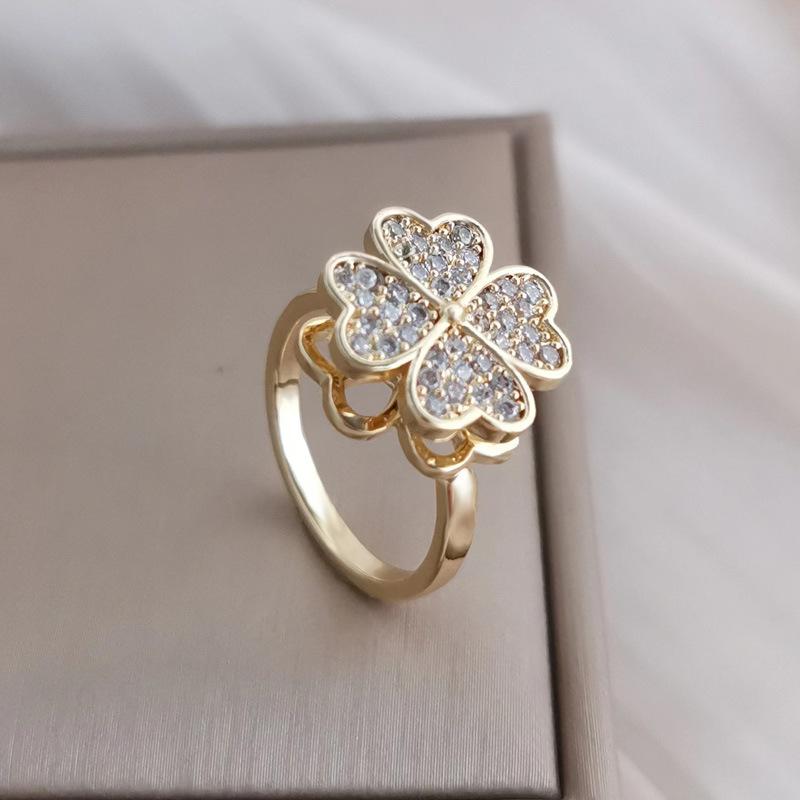 High-Grade Luxury Rotating Four-Leaf Clover Ring Female Niche Design Open Finger Ring Super Nice Girls Ring
