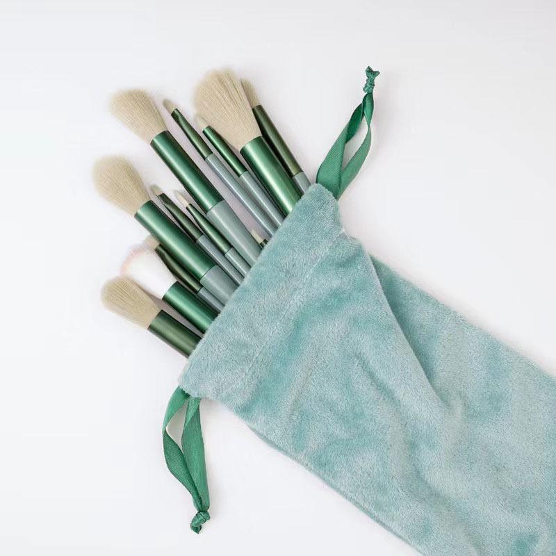 New Green 13-Piece Makeup Brush Set: Super Soft Brushes for All Seasons