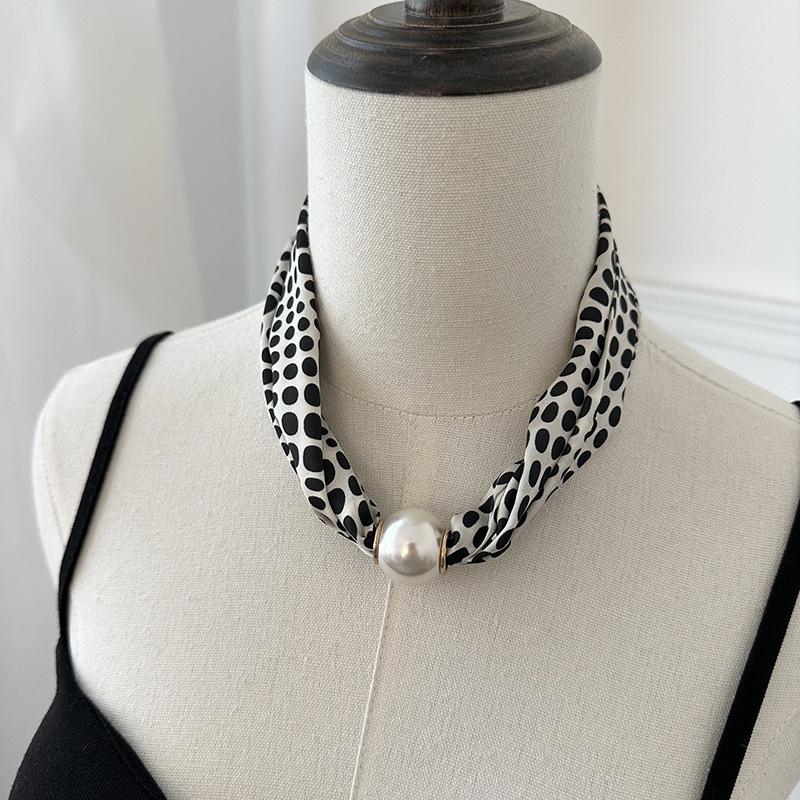 Pearl Necklace Women's Magnetic Buckle Silk Scarf High-end Spring and Summer New Niche Wear Printed Silk Scarf Scarf