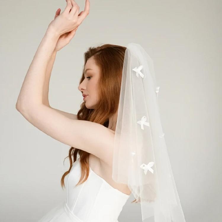 Elegant Bowknot Tulle Veil For Weddings Short Bridal Headwear With Comb Bride Accessory For Special Occasion