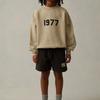 Fear of God Essentials Коллекция 1977 Весна/Лето 2022 Детский свитшот с круглым вырезом и цифровым принтом Детские топы Пшеничный FOG-SS22-214