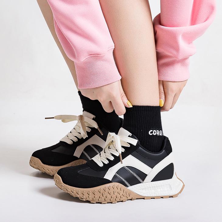 Женские новые повседневные спортивные кроссовки на толстой подошве с внутренней платформой, увеличивающей рост, в стиле академии, маленькие универсальные немецкие тренировочные кроссовки F8867