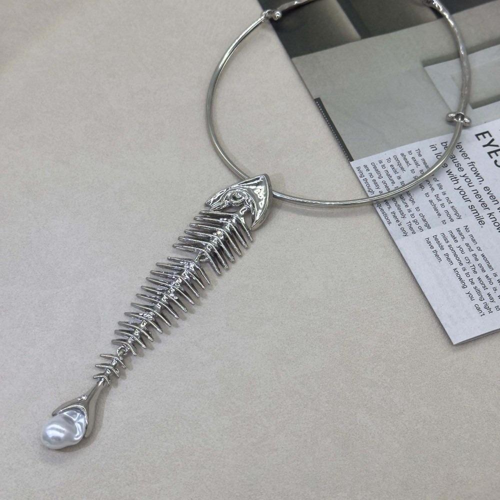 Zinc Zinc Alloy Fashion Exaggerated Necklace Rhinestone Fish Bone Neck Chain For Women