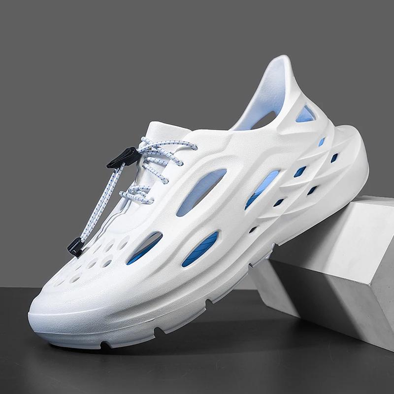 Fashion Summer Slip On Water Shoes Men Beach Sandals EVA Soft Hollow Mens Garden Shoes Designer Hole Breathable Slipper Runner Sneakers