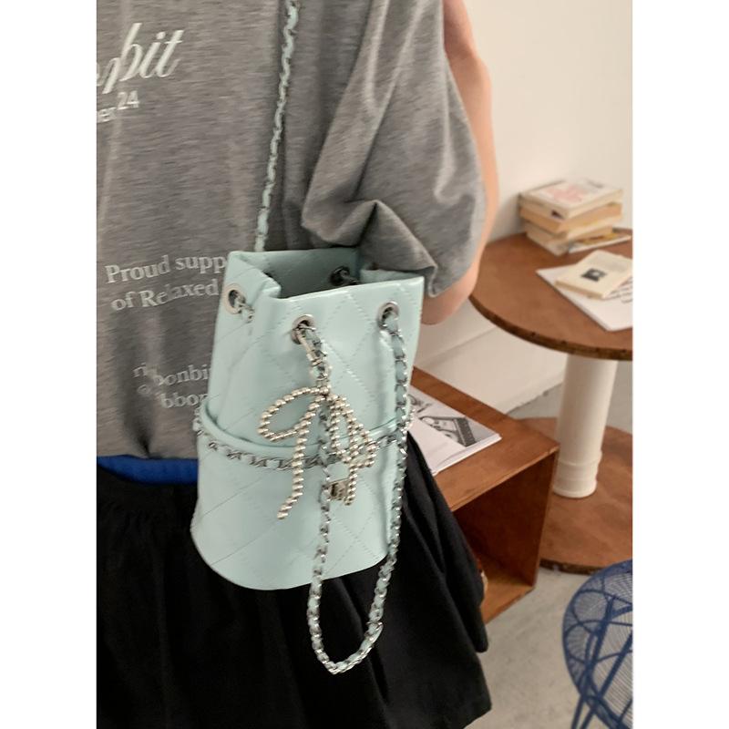 Niche Fashion Women's Small Satchel 2025 New Diamond Chain Bag Simple and Versatile Messenger Bucket Bag