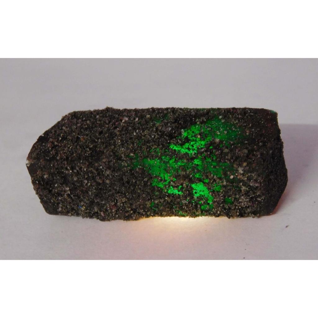 Natural Green Emerald Loose Gemstone 200 ct Rough Large for Lapidary and Gem Collections