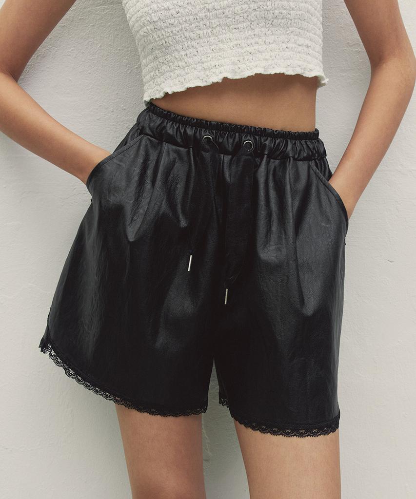 MAKE A TOAST Lace Elastic Leather Shorts Black Mbdfpa002Bk