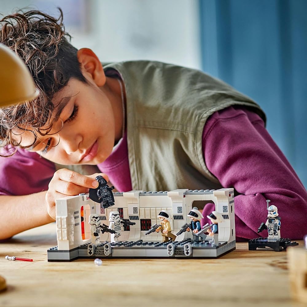 LEGO Star Wars Тантив IV Набор для сборки интерьера Игрушка для детей 8-10 лет Космическая тематика