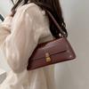 Hong Kong Style High Quality Texture Niche Retro Versatile Casual Shoulder Bag Popular Simple Commuting Underarm Bag Women's Bag