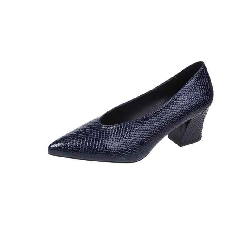 Туфли большого размера из мягкой кожи с заостренным носком и толстым каблуком для женщин 2024 года, новые весенне-осенние туфли со змеиным узором на высоком каблуке для женщин