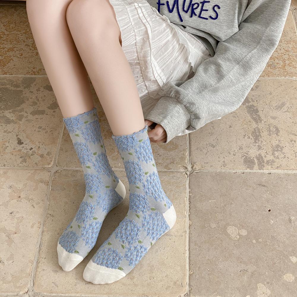 New Floral Socks In Autumn And Winter Japanese Retro Relief Series Tube Ladies Socks Harajuku Style Ins Fashion Pile Cotton Socks