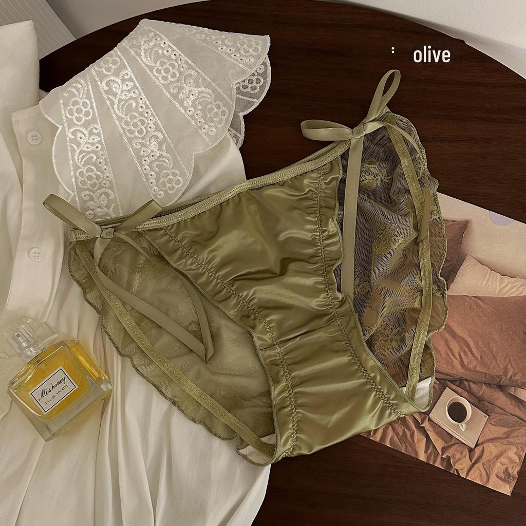 Трусики из шелковистого атласного кружева с заниженной талией - роскошное, прозрачное и сексуальное женское нижнее белье