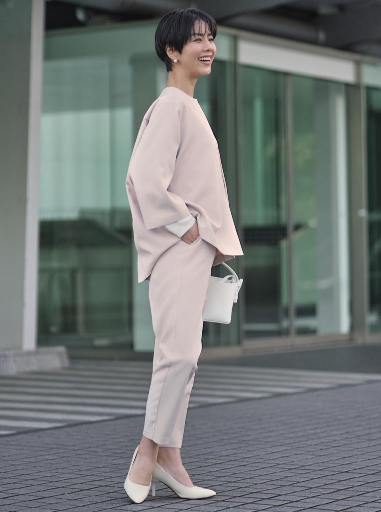 Церемония Костюм Мама Костюм Пиджак Брюки Настройка Церемония Выпускной Мать Зачисление Выпускной Выпускной Церемония Ансамбль Бежевый [БОЛЬШЕ AUNI] Женский