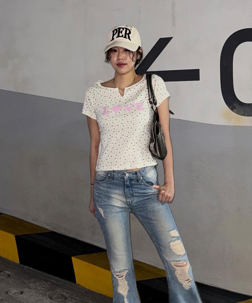 AWESOME STUDIO Flower Pattern Love T-Shirt Light Beige