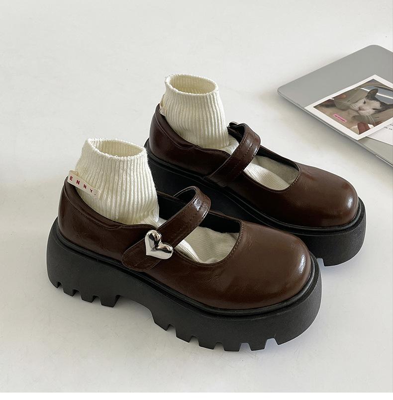 Модные повседневные коричневые ретро туфли на платформе из маленькой кожи женские 2025 новые весна и осень юбка французские туфли Мэри Джейн