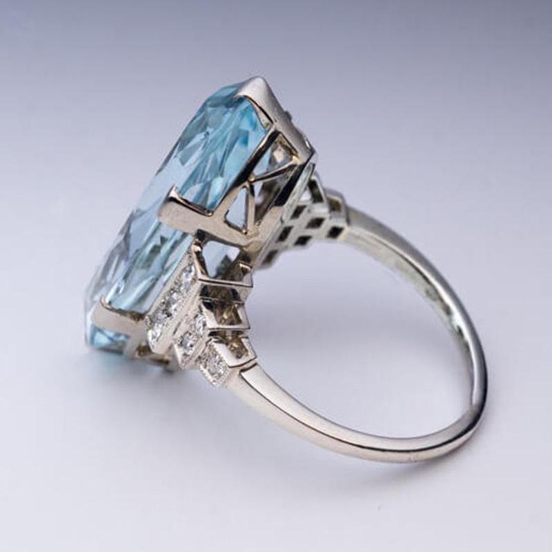 Jianjie Women's Oval Blue Crystal Statement Ring
