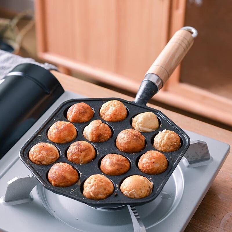 Чугунная сковорода для такояки с деревянной ручкой