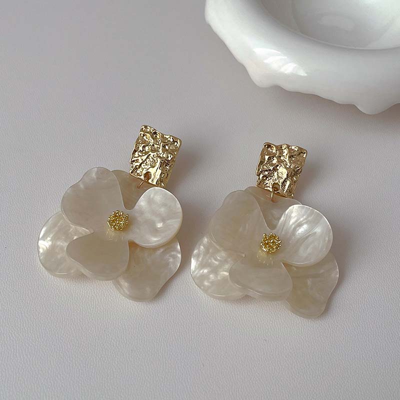 Green Resin Flower Drop Earrings for Women Vintage Metal Geometric Petal Statement Earrings Party Jewelry Accessories