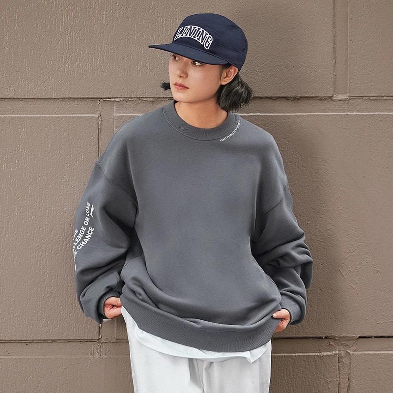 Li Ning Sports Lifestyle Series Letter Logo Print Флисовый свитер с длинным рукавом Толстовка унисекс Дымчато-серый AWDTB37-8