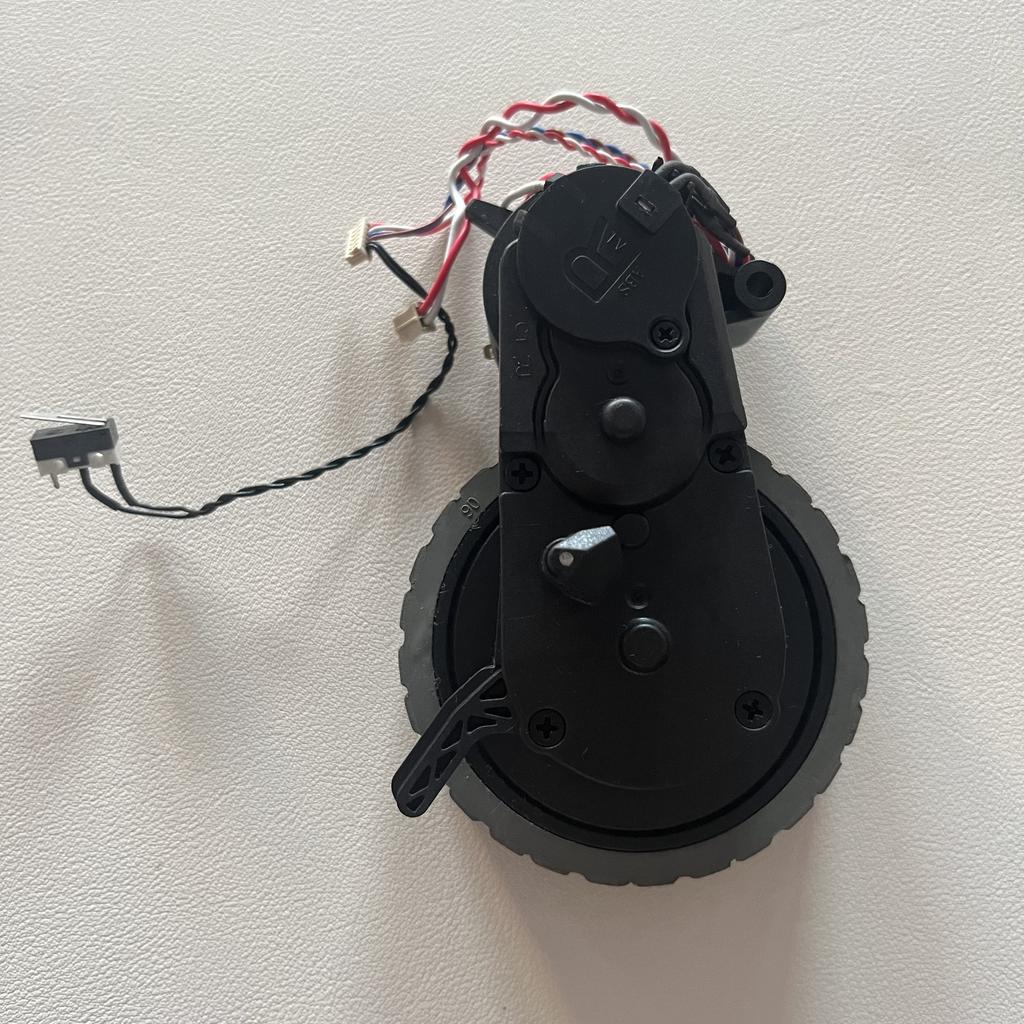 Б/у аксессуары для Ecovacs DD35/DJ35/DB35/DG710/DN33/DN/DE55: левое и правое колеса привода двигателя