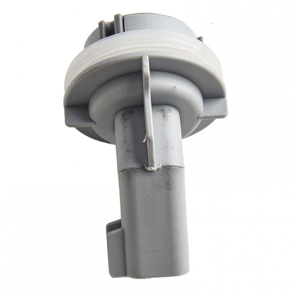 Для оптимальной посадки патрона лампы заднего указателя поворота, разработанного для моделей Ford Focus