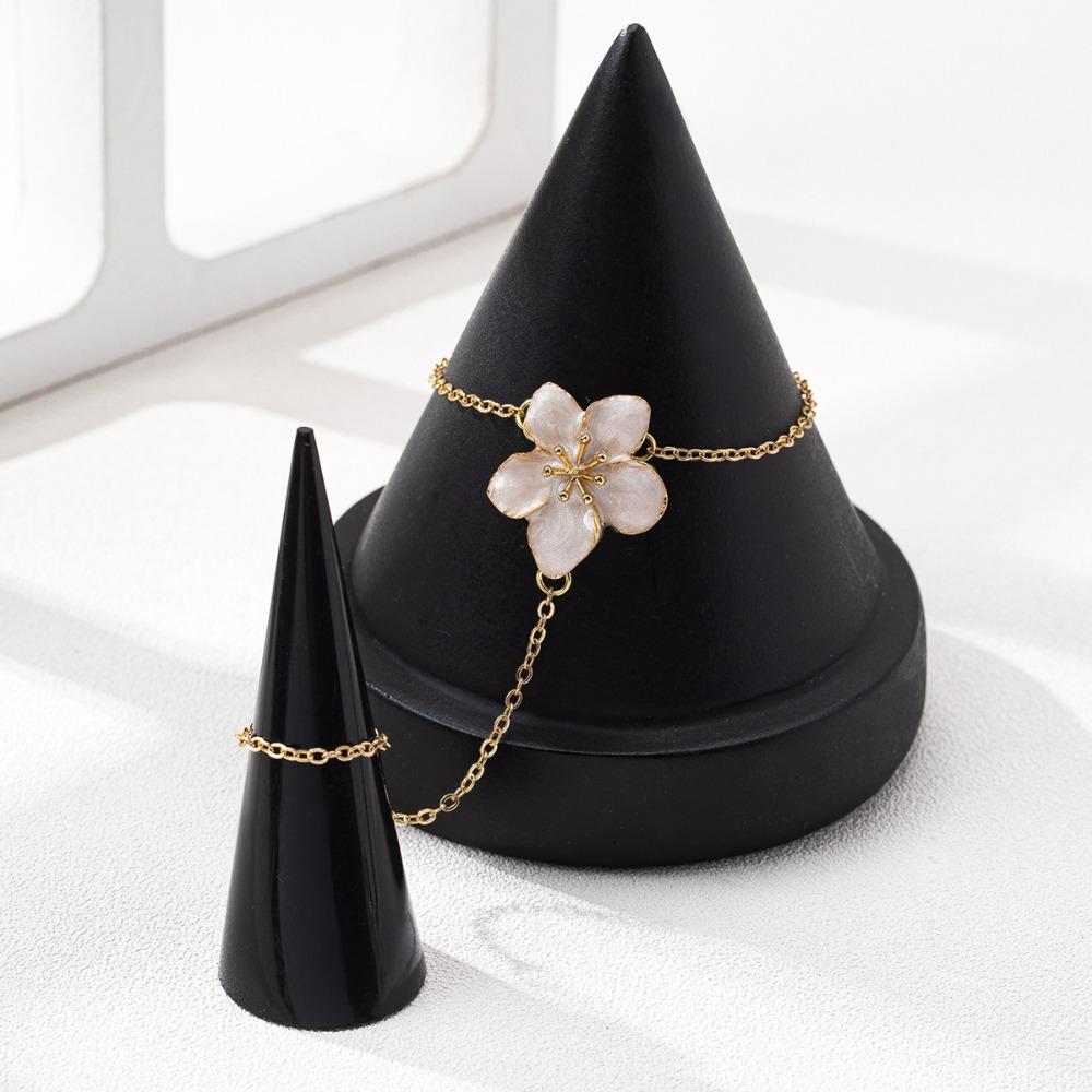 Thin Chain Finger Ring Bracelet Elegant Hand Jewelry Finger Bracelet Women Jewelry Accessories