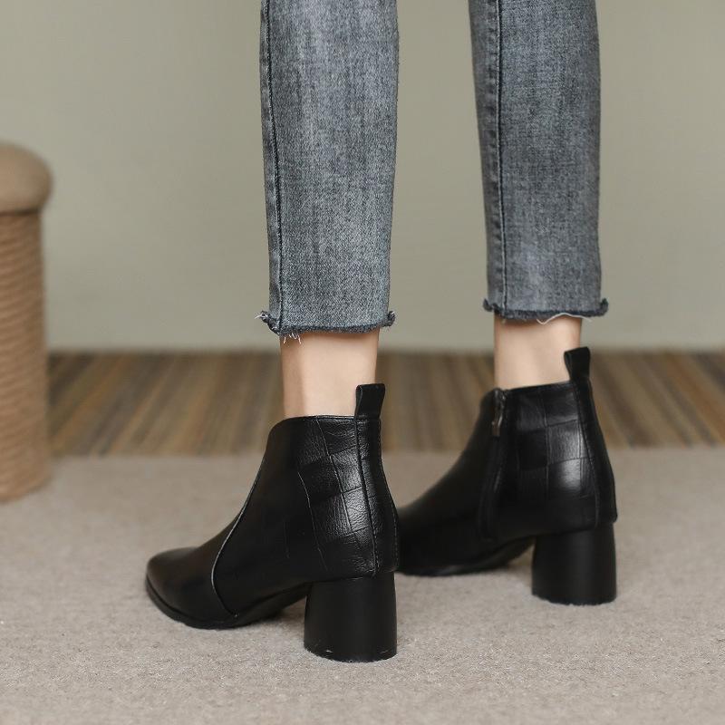 Женские сапоги Модные и универсальные короткие сапоги на среднем каблуке Весенние новые корейские сапоги на толстом каблуке с острым носком Тонкие одинарные сапоги