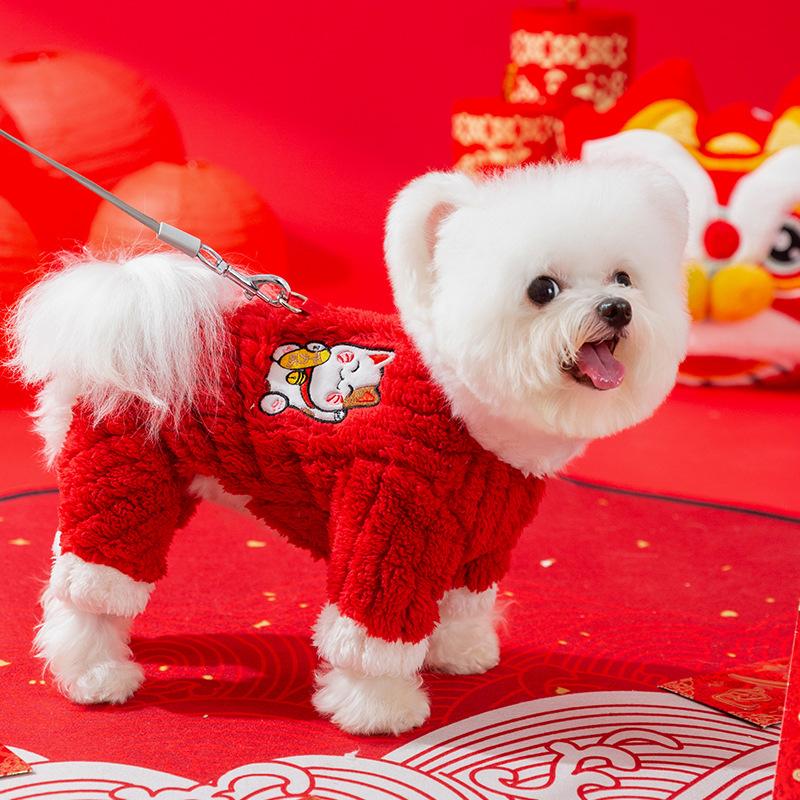 Year's clothes, keep warm in autumn and winter, draw strips of velvet, which can lead to festive New Year's greetings, Bixiong dog four-legged clothes