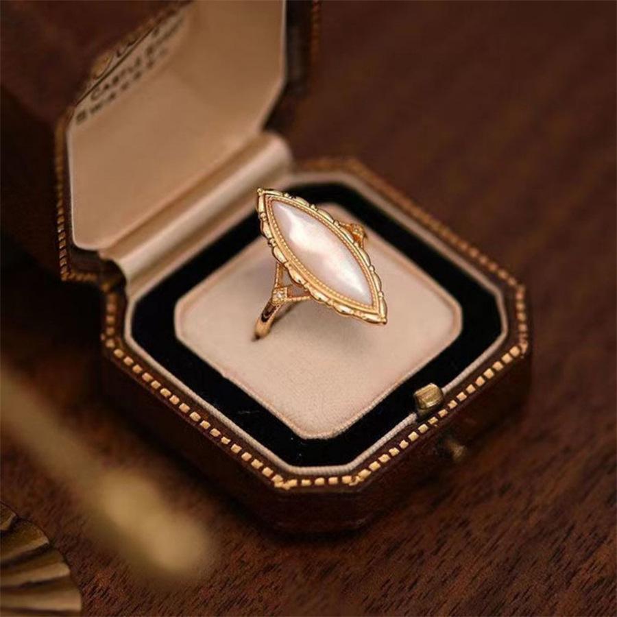 Женское кольцо на указательный палец класса люкс из стерлингового серебра 925 пробы с неправильной формы драгоценным камнем - Не тускнеющее, регулируемое, с легким нишевым дизайном.