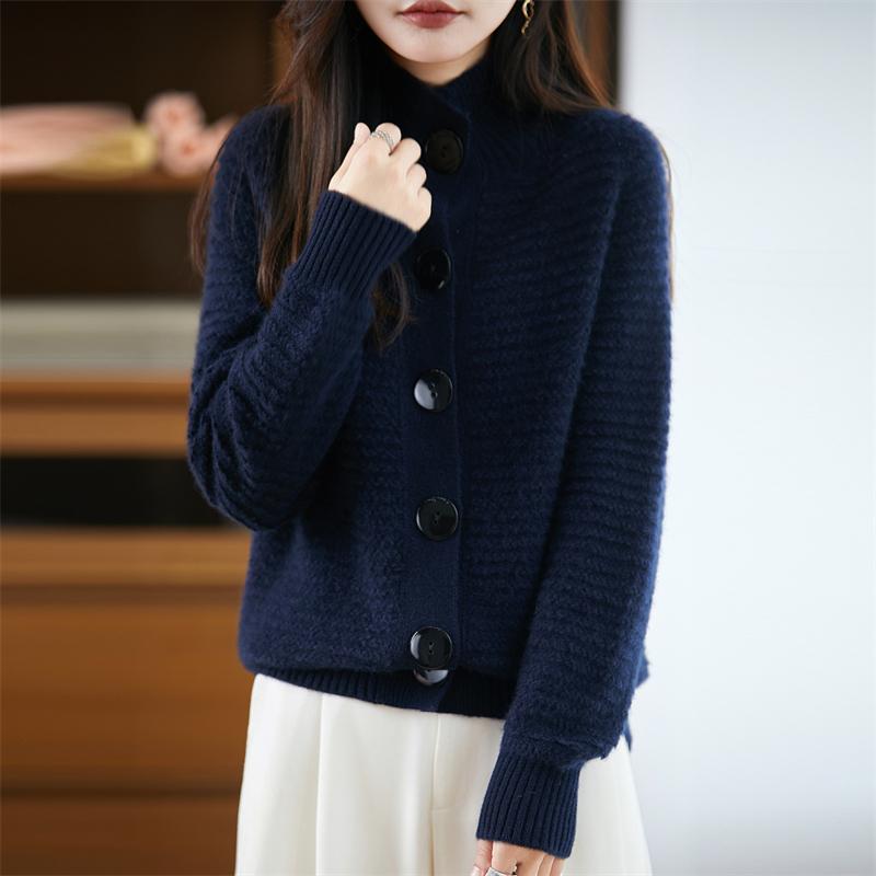 100% Wool Semi High Neck Towel Embroidered Large Button Wool Cardigan