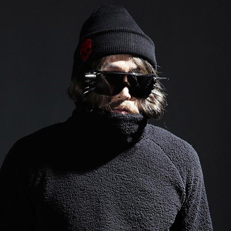 Мужская трикотажная шапочка на зиму