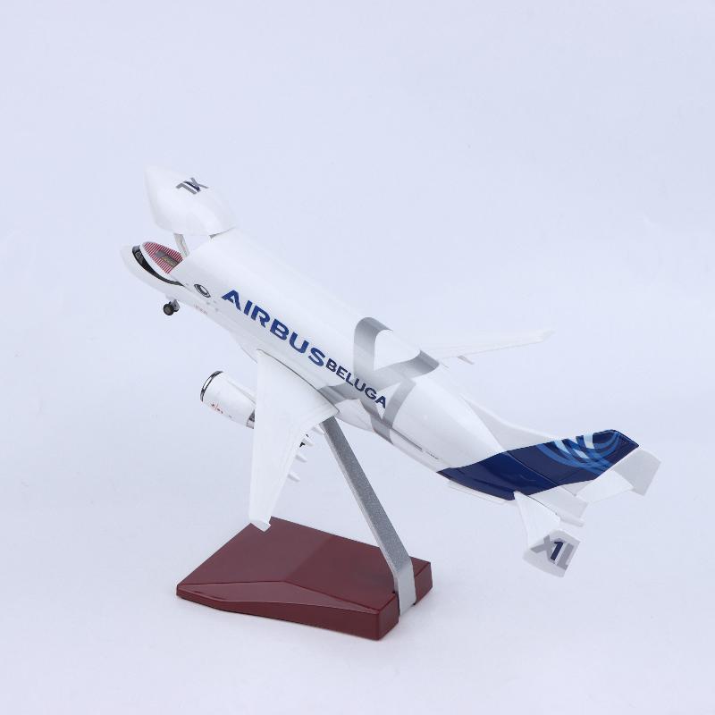 1 Набор 30 см 1:Металлическая модель самолета A330 Beluga Airways в масштабе 1:80, литая из смолы, с открывающимся грузовым отсеком, с подставкой для демонстрации