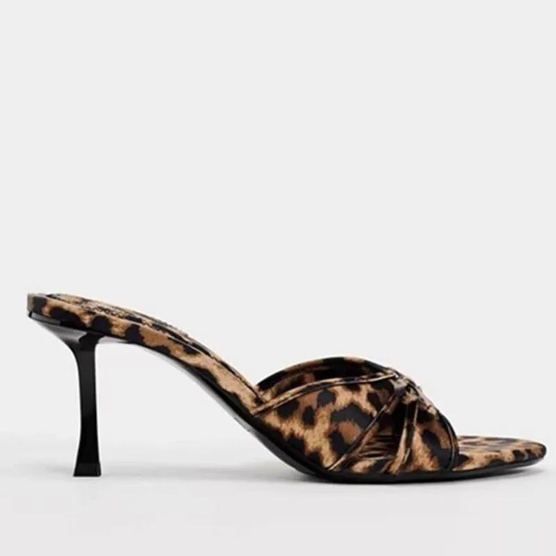 Модная женская обувь 2024 года, модные женские тапочки с открытым носком, летние туфли с открытой пяткой, с леопардовым принтом, на шпильке или тонком каблуке