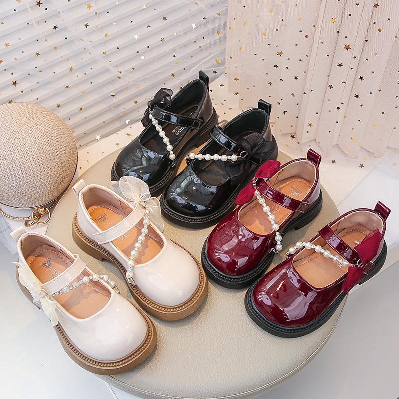 Spring new collection of children's shoes: fashionable bow-knot princess flats for girls, available in medium and large sizes, with pearl